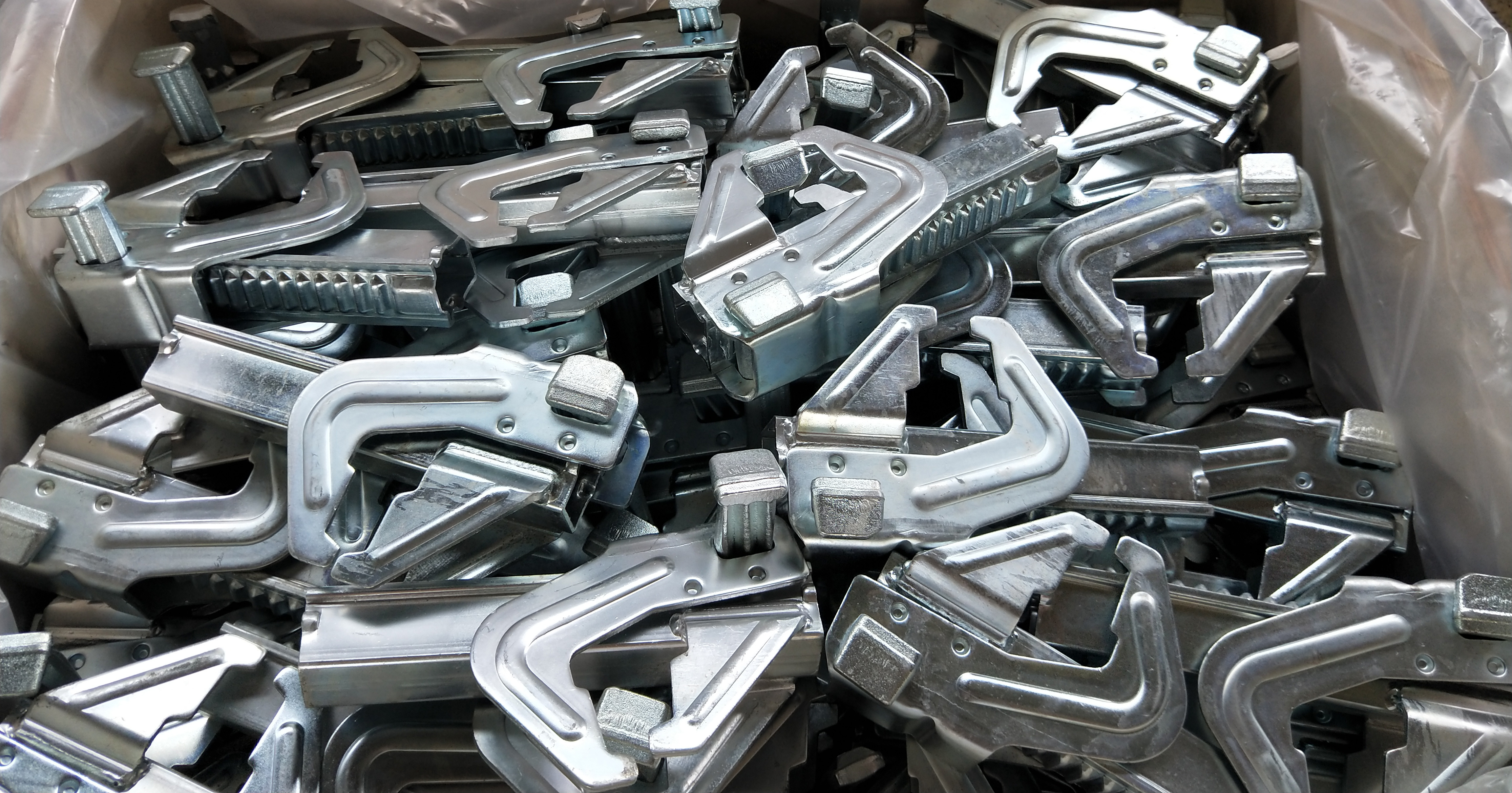 abrazadera perif&eacute;rica