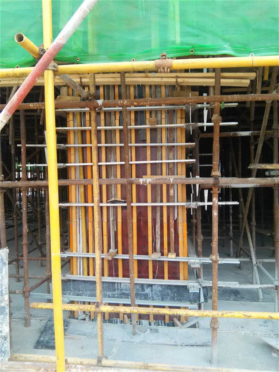 Abrazadera de columna