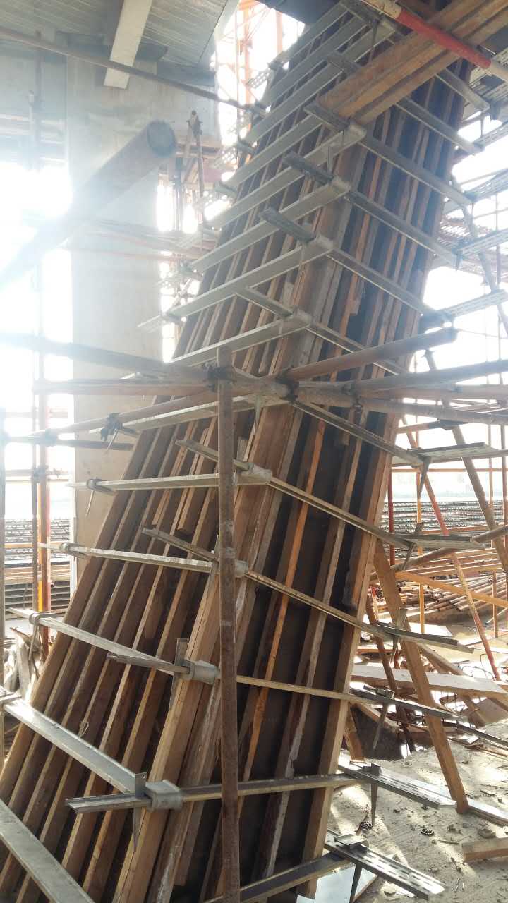 Abrazadera de encofrado de columna