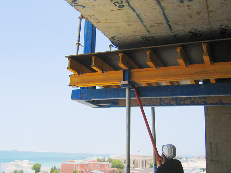 La abrazadera de columna cuadrada ajustable resuelve el gran problema del refuerzo de edificios