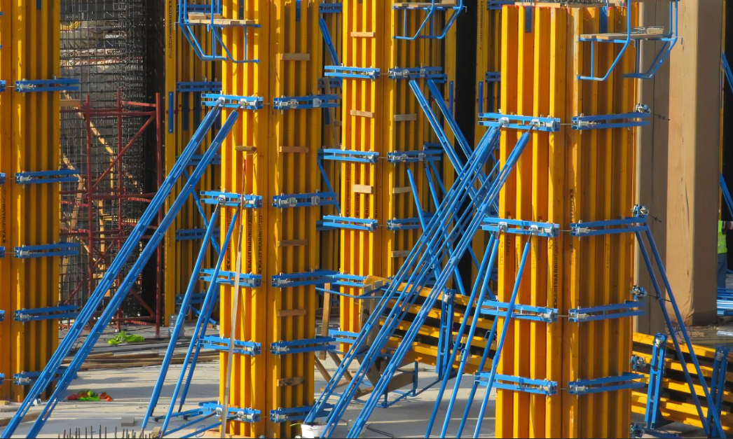 Encofrado de columnas de vigas de madera H20