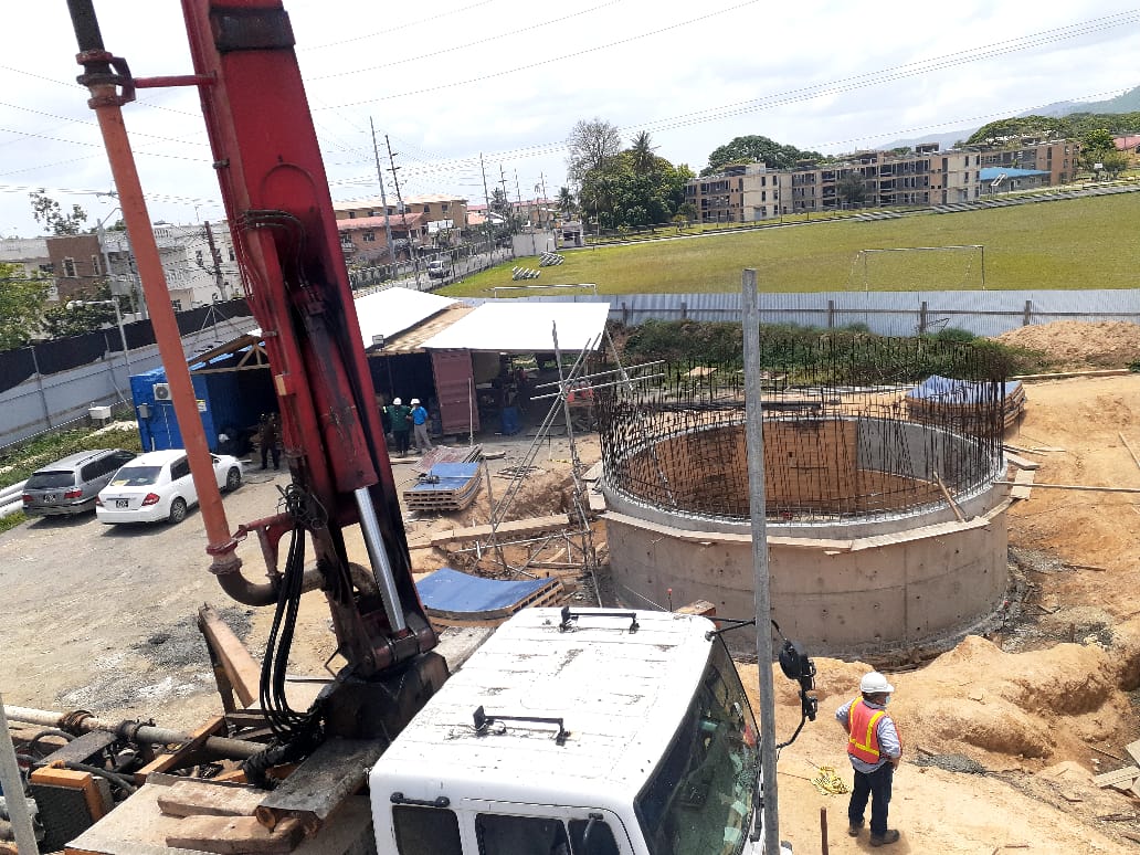 Planta de tratamiento de agua de fábrica personalizada, encofrado curvo de borde de piscina de hormigón para construcción