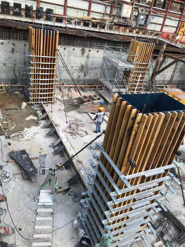 aplicaci&oacute;n de abrazadera de columna