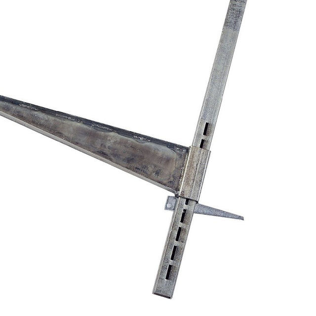 Abrazadera regulable para vigas de encofrado