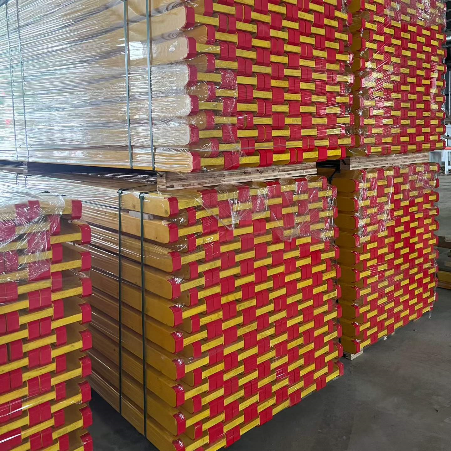 Embalaje de paletas con vigas de madera H20