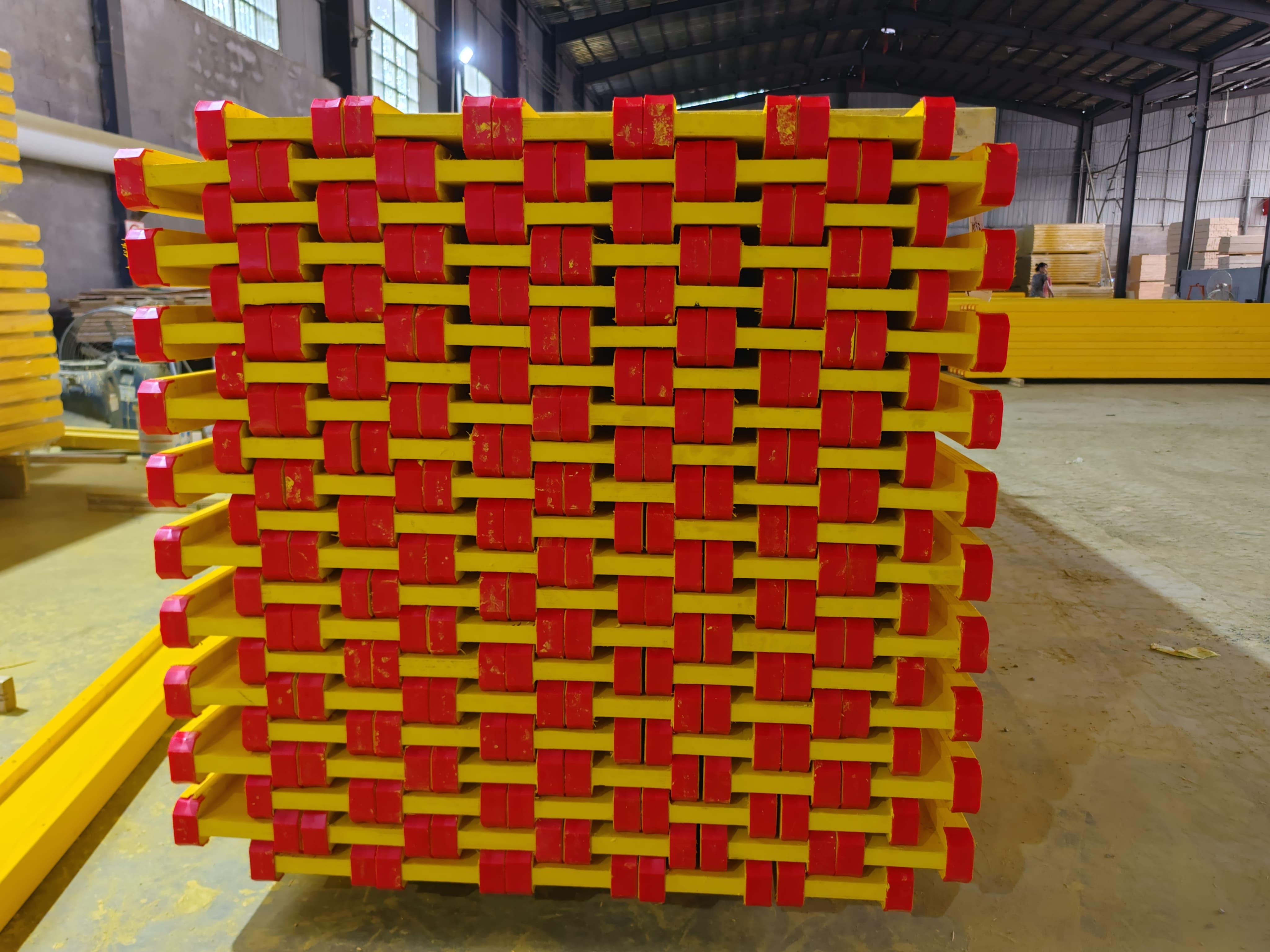 Viga de madera H20 para encofrado de hormigón profesional Fabricante de vigas de madera H20